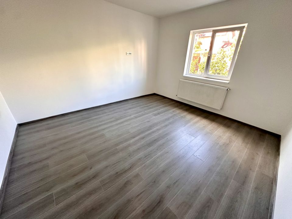 CASA DE VANZARE I 246 MP UTILI I TEREN 446 MP I COMPARTIMENTATA IN 5 APARTAMENTE – fotografia 18 din 28
