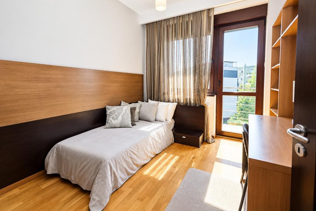 DUPLEX ÎN HERĂSTRĂU | 5 CAMERE | OFFICE | 3 BĂI | 4 BALCOANE | PARCARE 3 MAȘINI – fotografia 10 din 24