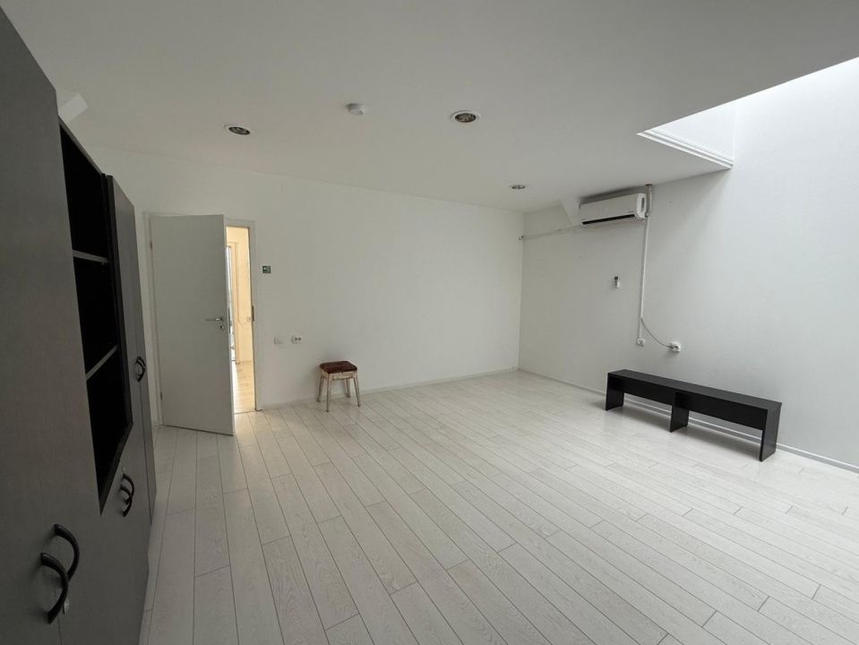 Închiriere spațiu de birouri în ultracentral, 750 EUR – fotografia 1 din 9