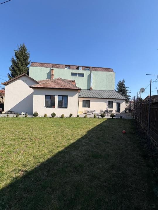Oportunitate rară în Gheorgheni Casă renovată, teren cu front la două străzi – fotografia 1 din 12