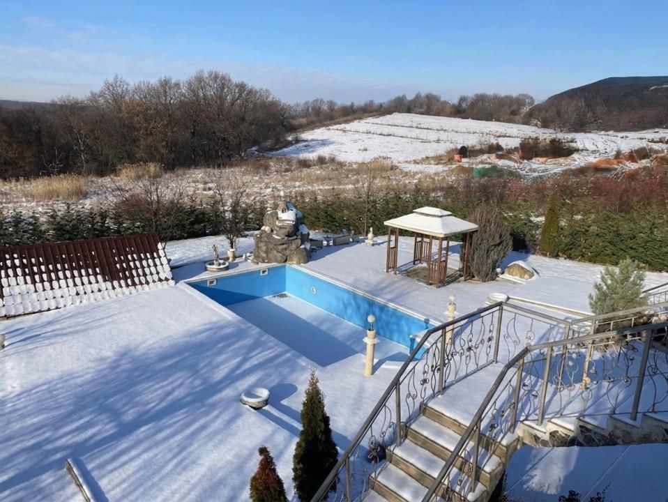 Conac exclusivist în Făget, 1.000 mp utili, teren 2.000 mp și piscină – fotografia 2 din 12