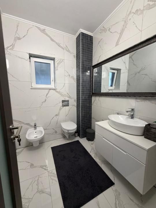 Casa individuala cu 5 camere mobilata utilata, 146 mp, teren 400 mp, Dezmir – fotografia 5 din 14