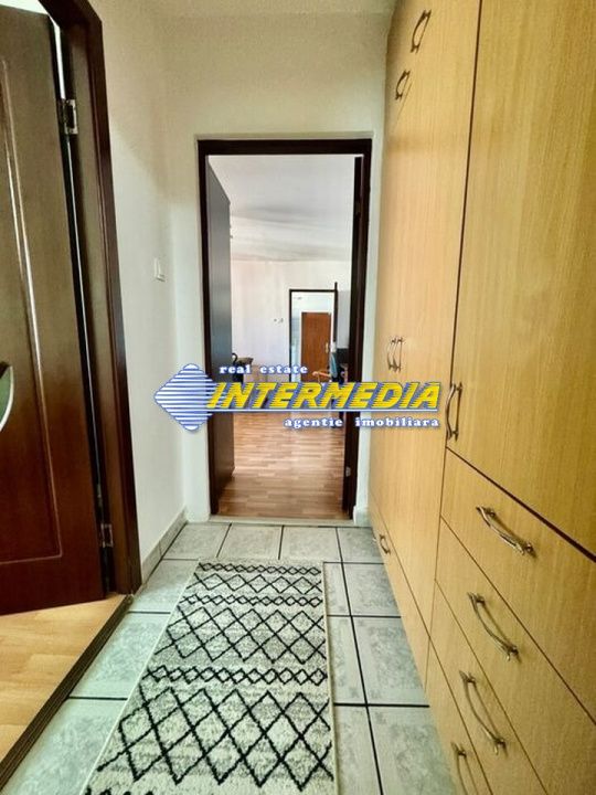 Apartament cu 2 camere de vanzare in Alba Iulia Cetate Piata mobilat si utilat – fotografia 2 din 15
