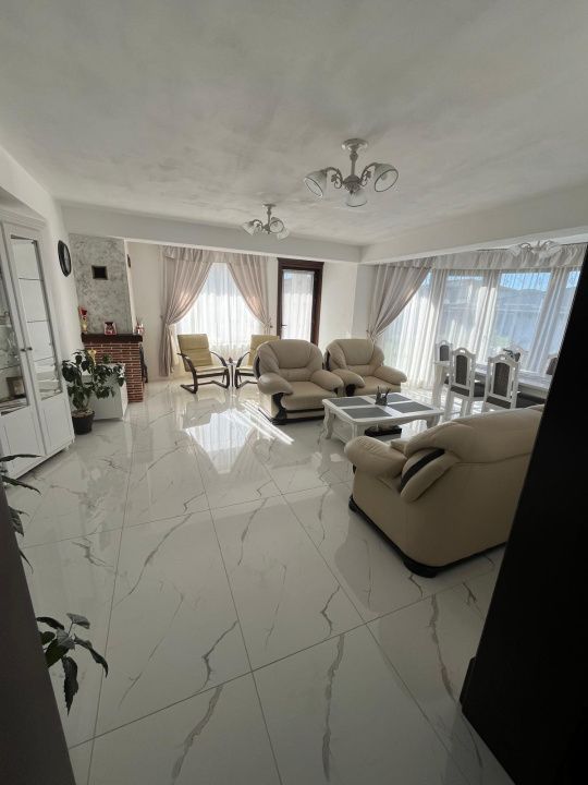 Casă premium, 260 mp utili, teren 1000mp-Dezmir – fotografia 2 din 16
