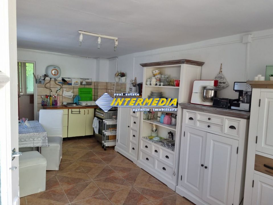 Casa P+E de vanzare recent renovata in Centru cu 680 mp teren – fotografia 3 din 35