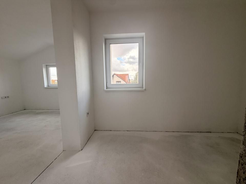 1/2 Duplex cu 4 camere - zona linistita in Giarmata Mare – fotografia 8 din 17