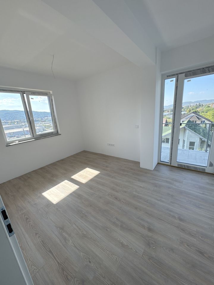 🔑 Apartament 3 camere / 2 bai / etaj 3 / 95 mp / parcare + boxa / ZONA CETATII – fotografia 3 din 5