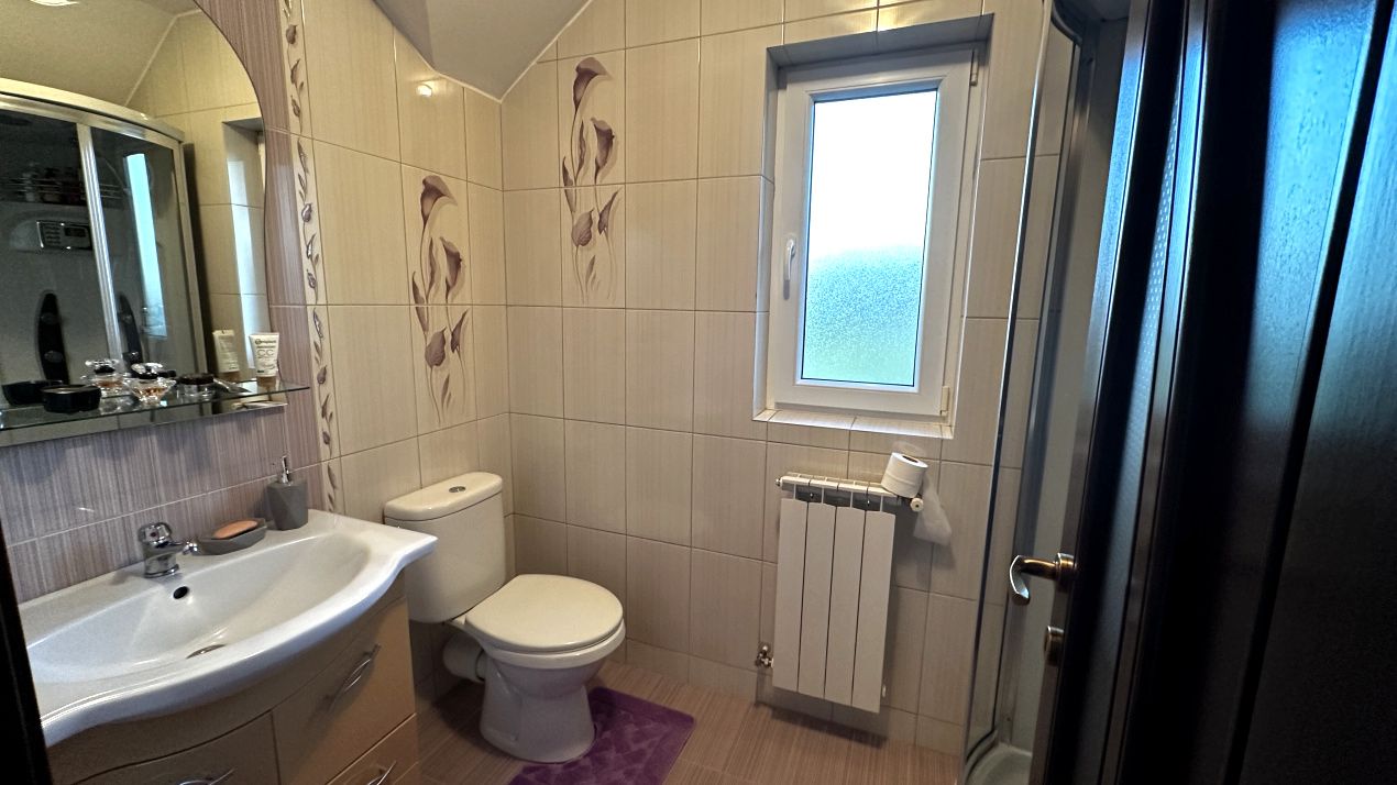 Casă Superba | CETATE Izvorului | 326 mp Teren | Curte | Terasă | Grădină – fotografia 14 din 51