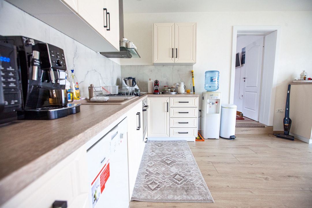 Casa Finisata 6 camere 681 mp.Teren Micesti Renovata Modern Curte Gard Utiliati – fotografia 7 din 68