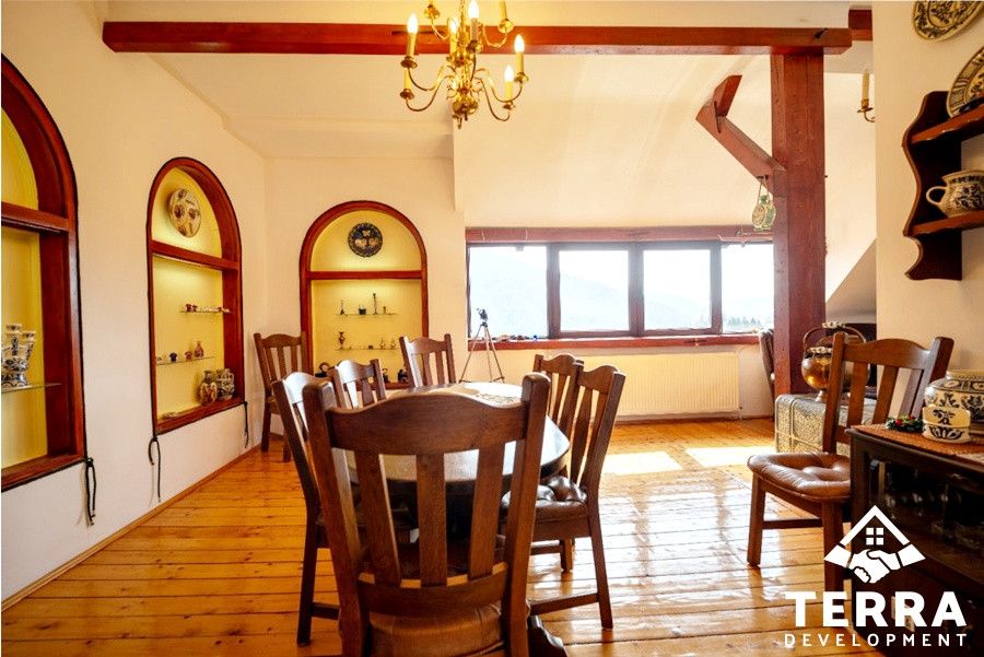 Apartament spectaculos de 5 camere în Sinaia cu priveliște de vis către munte – fotografia 6 din 25