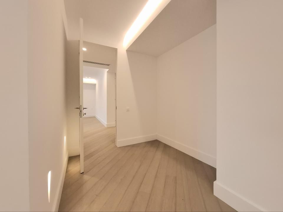 3 Camere | 103 MP | Terasă 13 MP | Cortina 126 | Erou Iancu Nicolae – fotografia 3 din 10