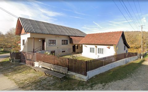 Casă de vânzare – 3 camere – Comuna Mihăești, sat Văcărea