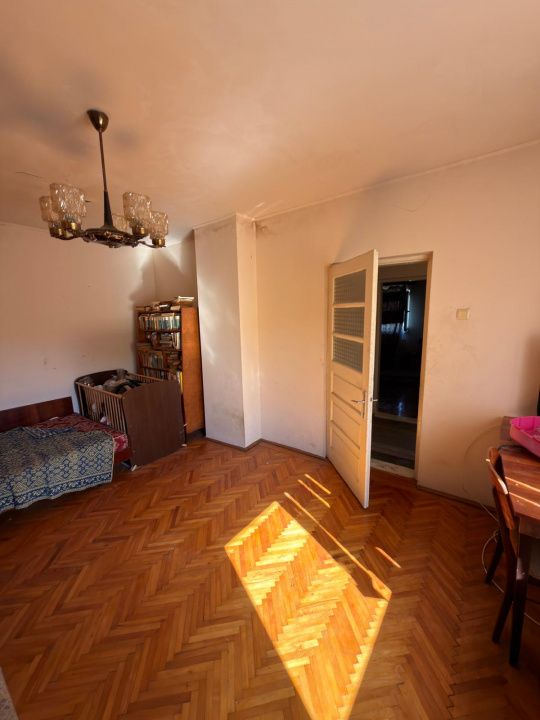 Casă P+1 de vânzare, 4 camere, aproape de centru, ideală pentru locuit – fotografia 1 din 9