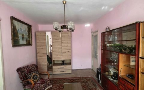 Apartament 3 camere situat in Zona KM 4-5