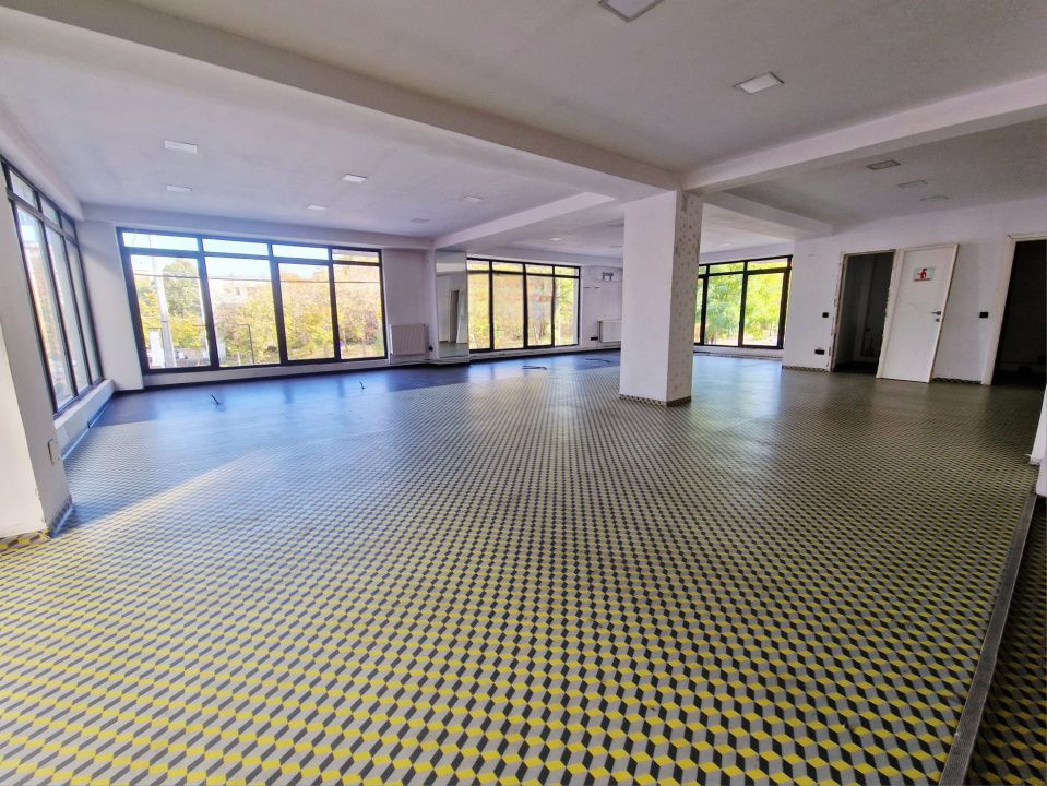 Spatiu comercial versatil, pe strada Plopilor – fotografia 2 din 9