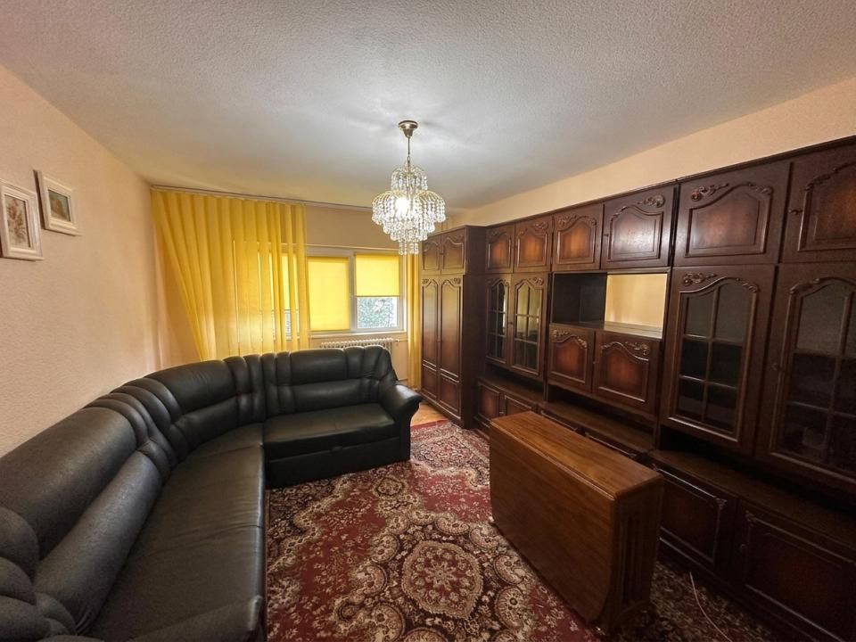 Apartament 3 camere, 70 mp utili – Etaj 2/4, Centrală proprie | Zonă liniștită – fotografia 2 din 8