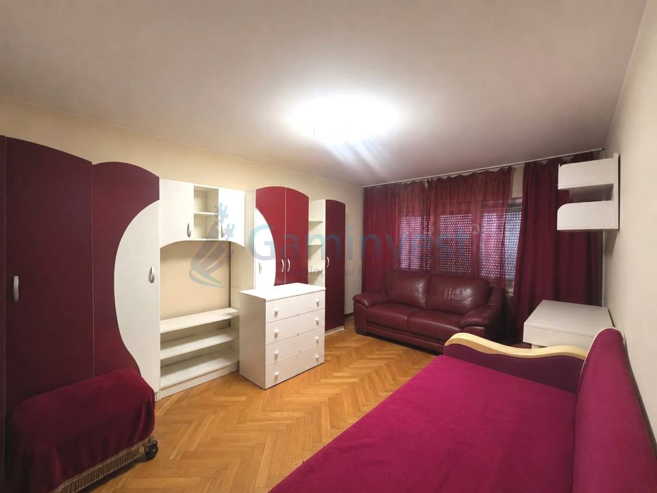 Apartament de vanzare in Oradea, decomandat cu 3 camere, zona Dacia – fotografia 1 din 7