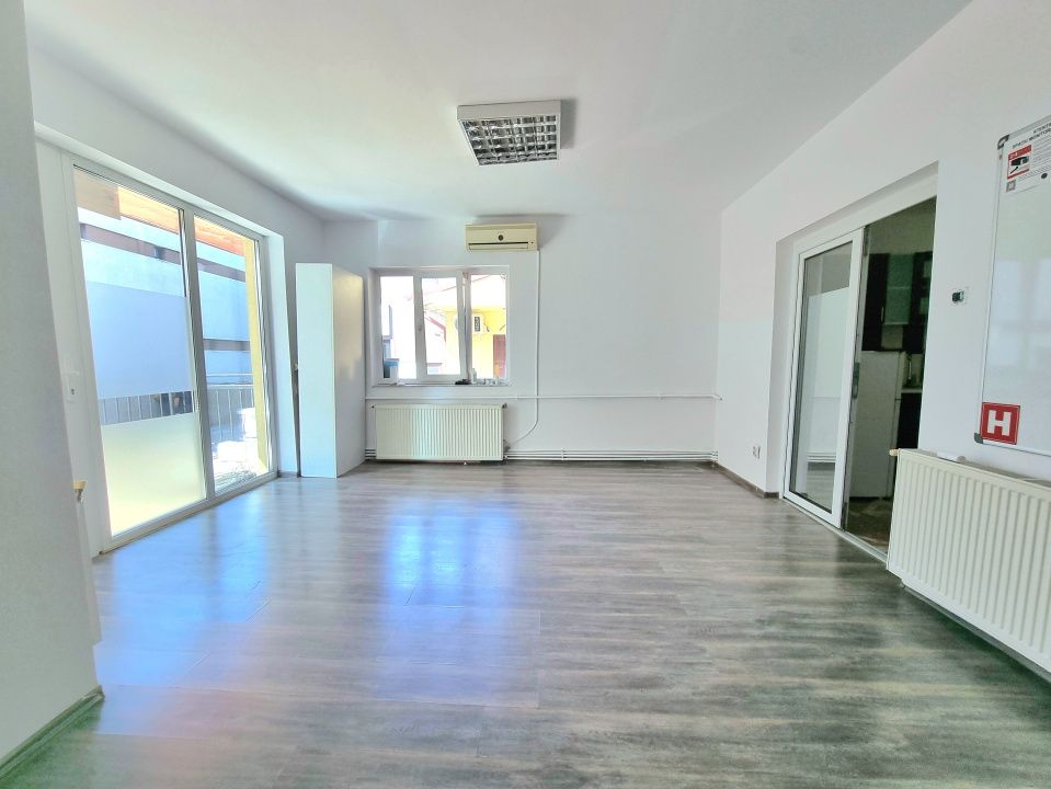 Spatiu de birouri cu 3 locuri de parcare, cartier Intre Lacuri – fotografia 6 din 11