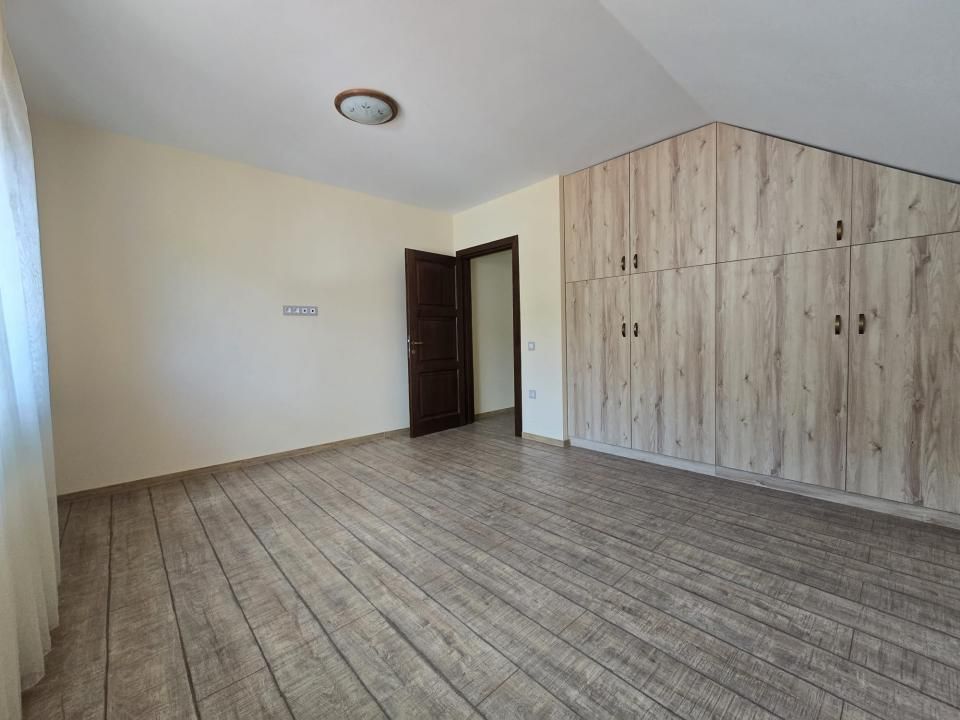 Casă individuală | 5 dormitoare | 230 mp | 700 mp teren | Tăuți Mănăstire – fotografia 18 din 28
