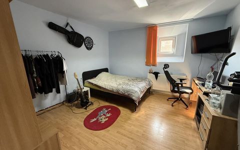 Apartament la curte comuna, 70 mp utili, parter + mansarda - Iosefin