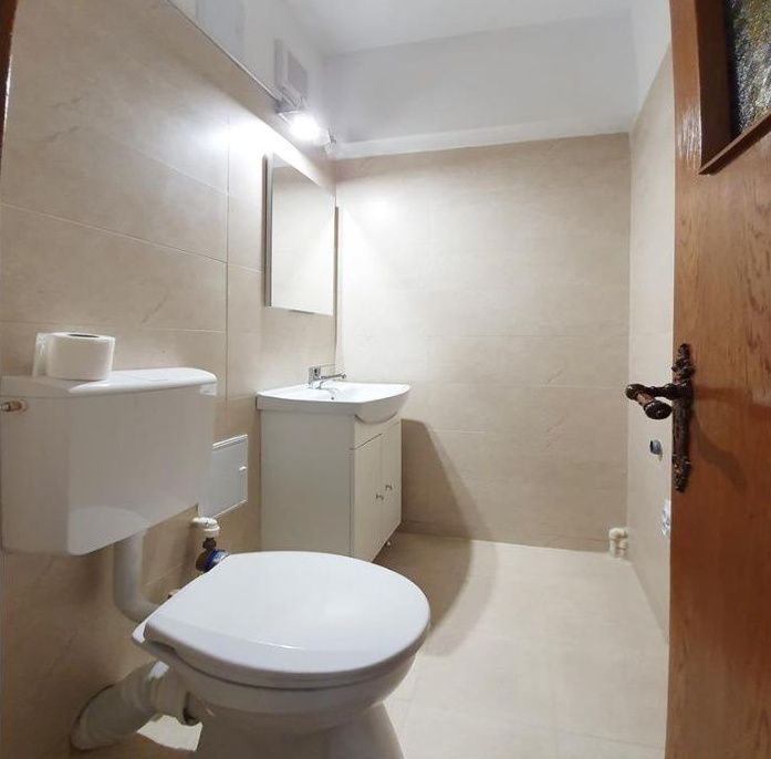 Apartament 3 camere de închiriat în zona Tomis II – mobilat și utilat complet – fotografia 7 din 9