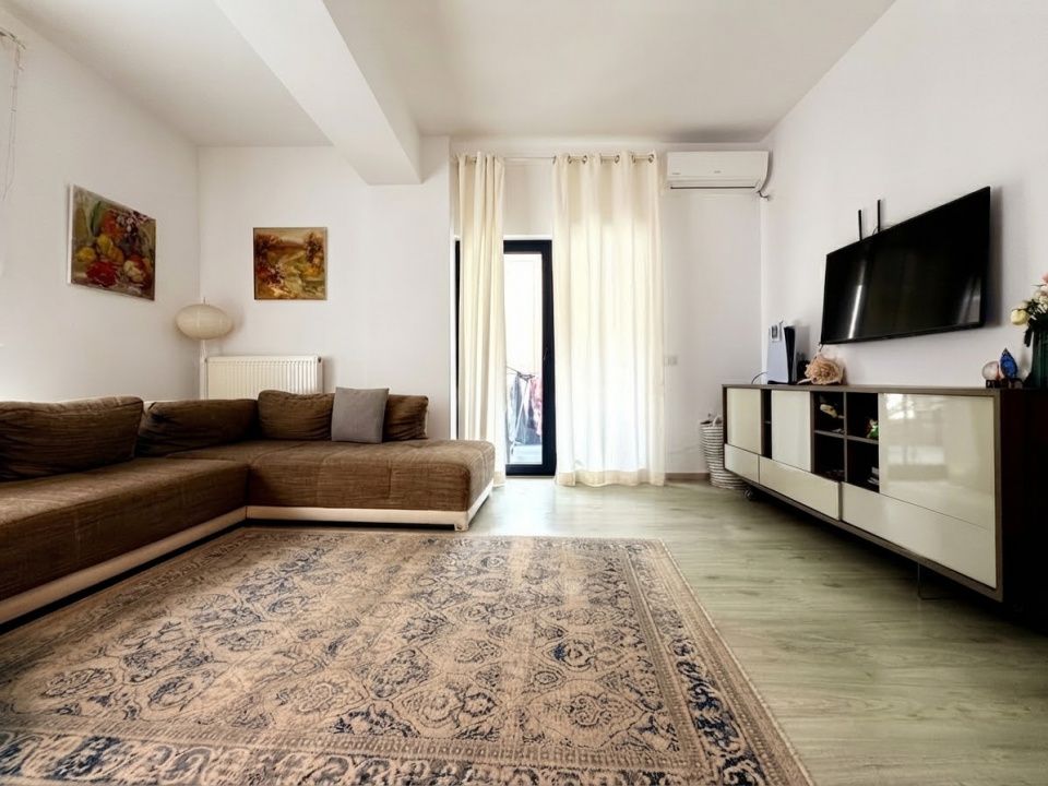 Apartament spațios cu 3 camere de vânzare in Mamaia Nord | 150m de plaja – fotografia 1 din 10