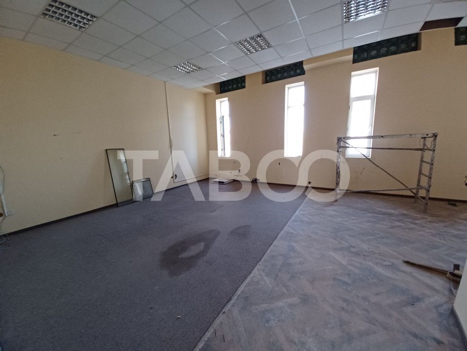 Spatiu de birouri pe Mihai Viteazul Sibiu compartimentare dupa nevoi – fotografia 8 din 17