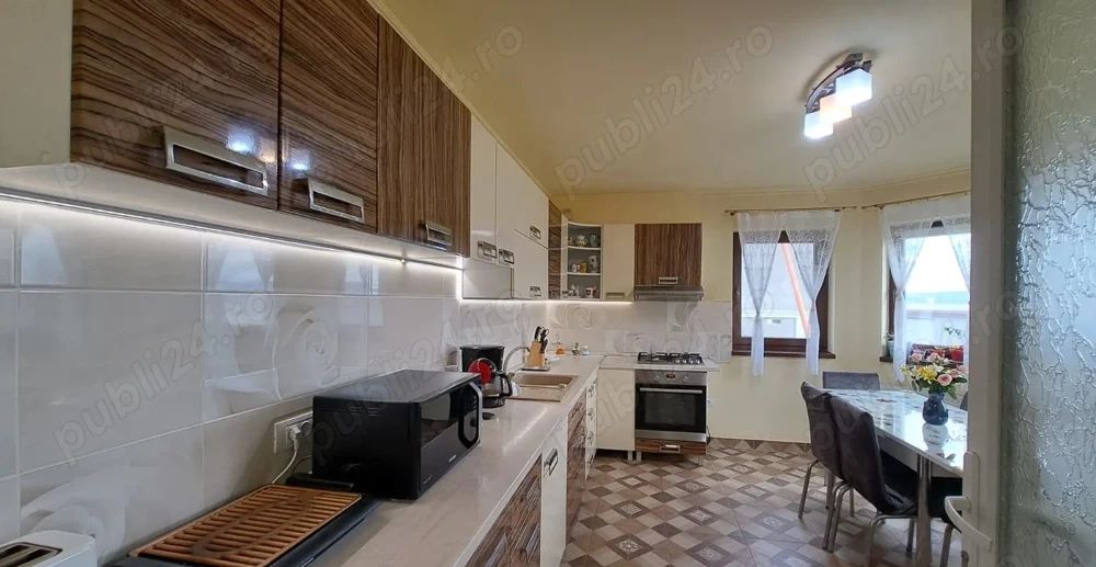 Casă de vânzare D+P+M în Alba Iulia, CETATE Schit cu 2 Garaje si 550 mp. Teren – fotografia 3 din 10