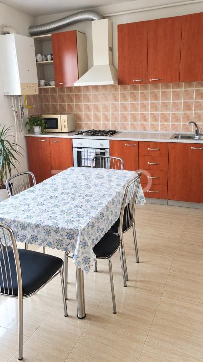 Apartament cu 2 camere cu balcon in Buna ziua zona Liceului Elf – fotografia 2 din 5