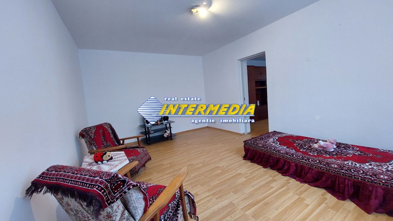 Apartament cu 2 camere la casa in Blaj, zona Centrala – fotografia 1 din 6