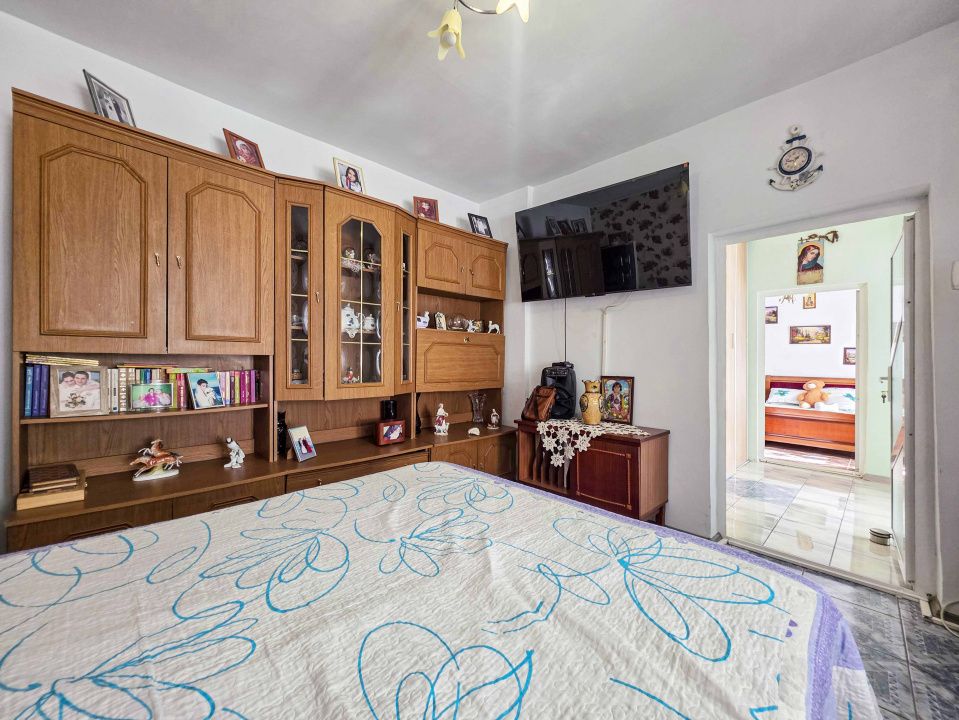 Casă cu 4 camere în Constanța, zona Medeea – Teren 358 mp, garaj și grădină – fotografia 8 din 14