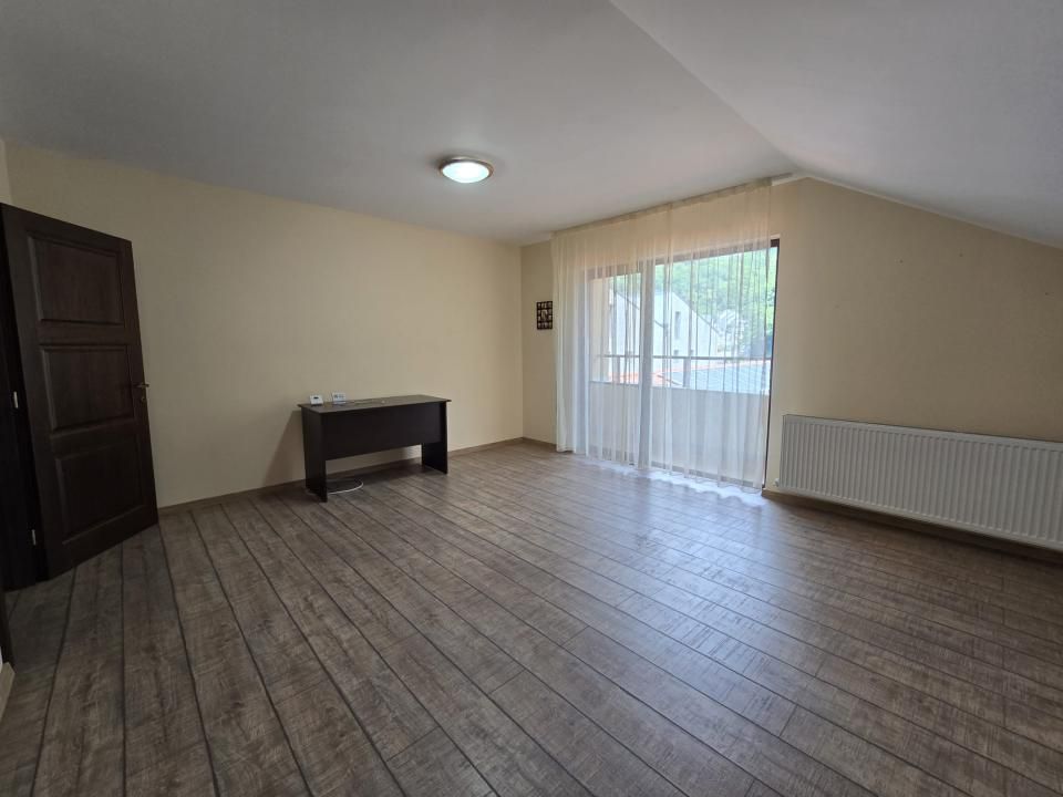 Casă individuală | 5 dormitoare | 230 mp | 700 mp teren | Tăuți Mănăstire – fotografia 15 din 28