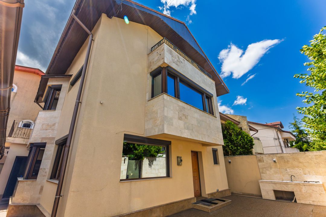 Vila spațioasă 5 camere, 5 băi, Garaj 2 mașini, Zona Primo – poziție excelentă – fotografia 31 din 31