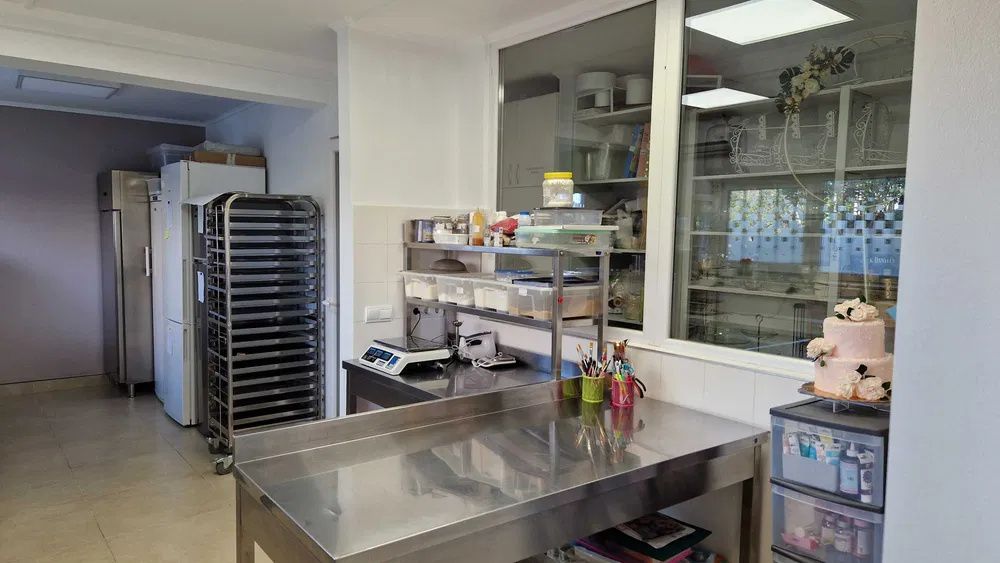 LABORATOR DE COFETĂRIE COMPLET ECHIPAT – 40 MP – ZONA VIVO – fotografia 2 din 6