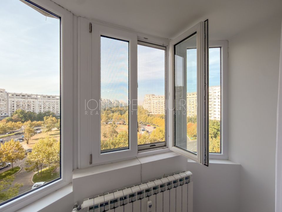 Apartament 4 camere de inchiriat in Piata Alba Iulia | Vedere spre Bd. Unirii – fotografia 16 din 18