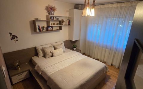 Apartament 3 camere de vânzare în zona Dacia – etaj intermediar
