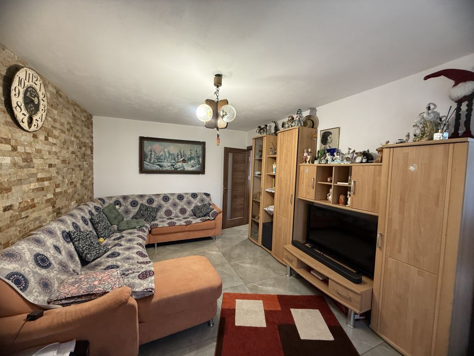 Apartament 2 camere decomandat, 52.96 mp, cartier Rovine, zona Bacriz – fotografia 2 din 10