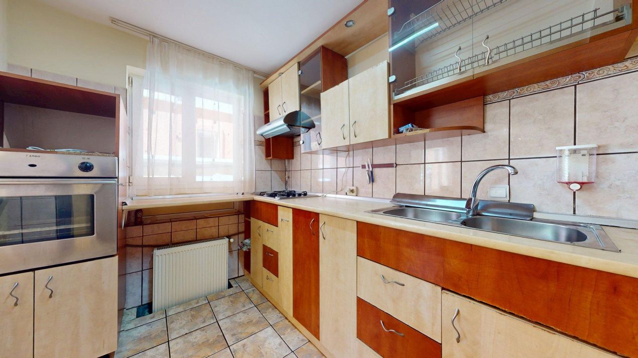Vila cu 8 camere de vanzare  / teren 840 mp.  -  Prelungirea Ghencea – fotografia 16 din 33