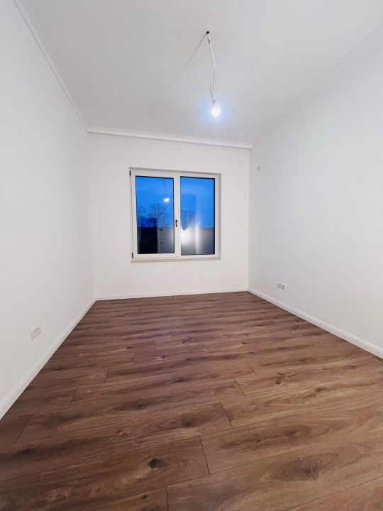 Duplex 3 camere, parter, 85 mp utili, 340 mp teren - Mosnita Noua – fotografia 3 din 10