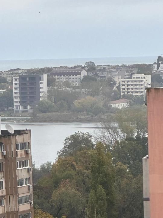 Garsonieră cu balcon de vânzare în zona Tomis III – vedere superbă către oraș – fotografia 1 din 7