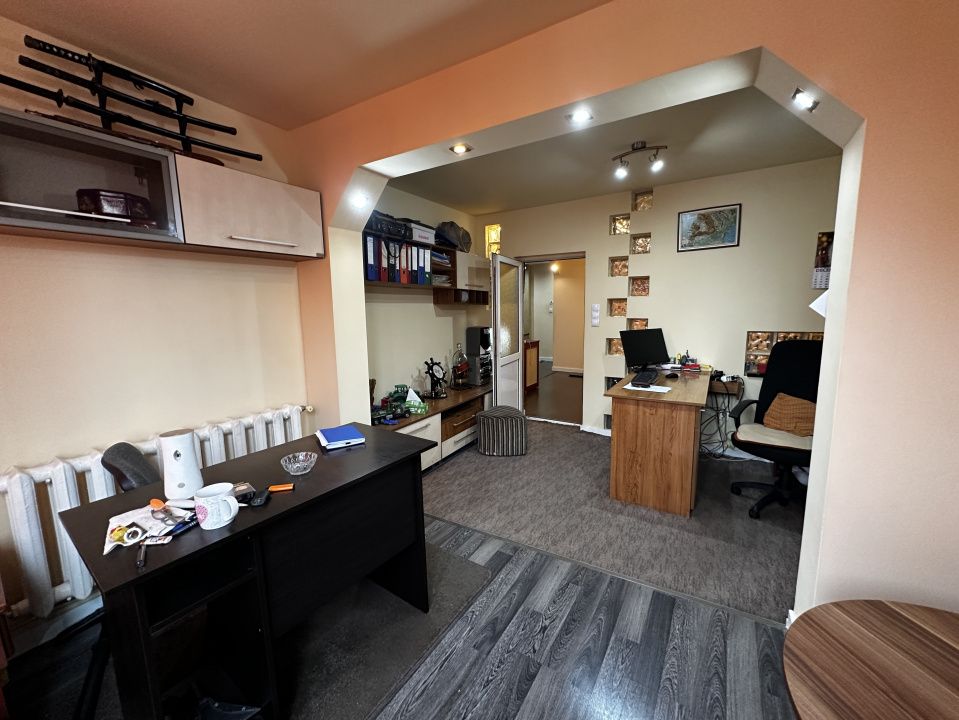 Apartament 3 camere Deco Sub-Stadion 2 Bai Balcon Etaj 2 Finisat Mobilat Utilat – fotografia 10 din 18