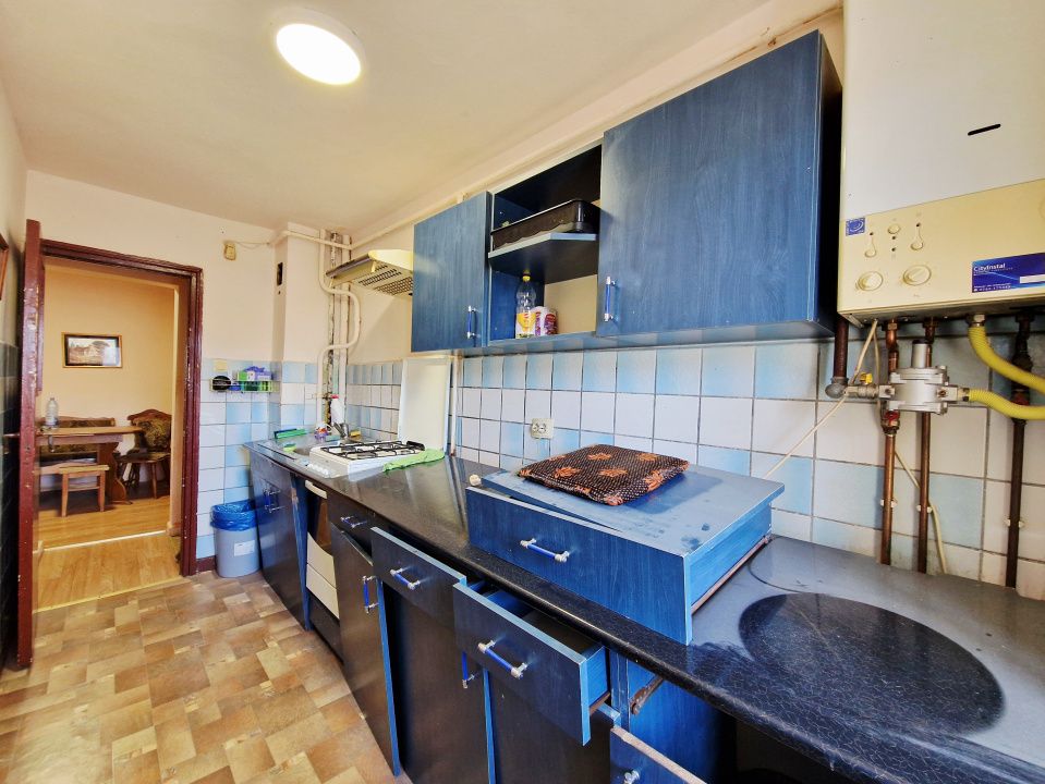 Apartament cu potential, orientare sud-est, 2 balcoane, zona Parang – fotografia 10 din 23