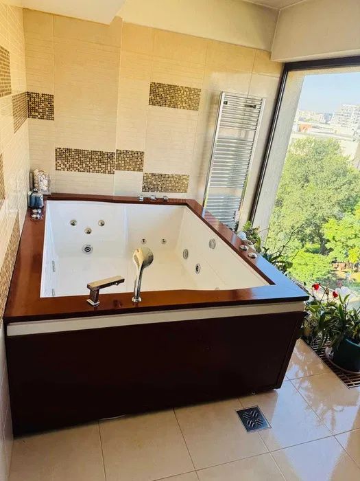Penthouse Ultracentral | 3 camere | Jacuzzi | Terasă | Palas Mall – fotografia 6 din 8
