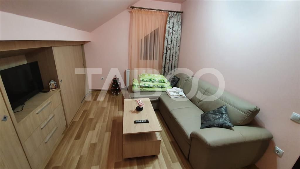 Apartament de inchiriat  56 mpu 2 camere mansarda in vila Selimbar – fotografia 1 din 11