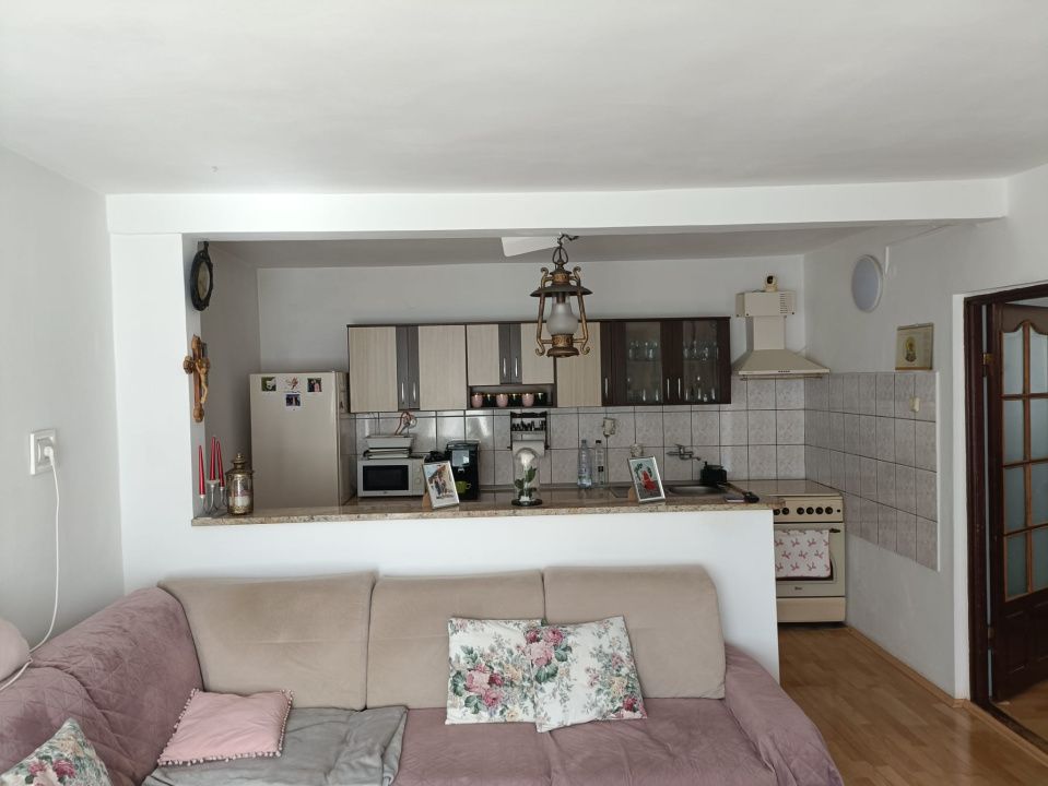 Casă de vânzare Reghin zona centrală cu 6 arii teren – fotografia 5 din 11