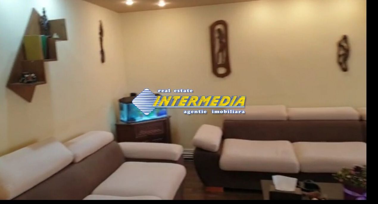 Apartament cu 4 camere decomandat etaj 3 Cetate – fotografia 4 din 7