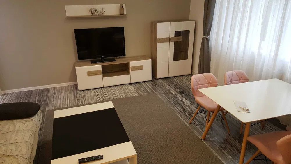 Apartament cochet de vanzare 2 camere 50 mp zona Manastur Polivalenta – fotografia 2 din 6