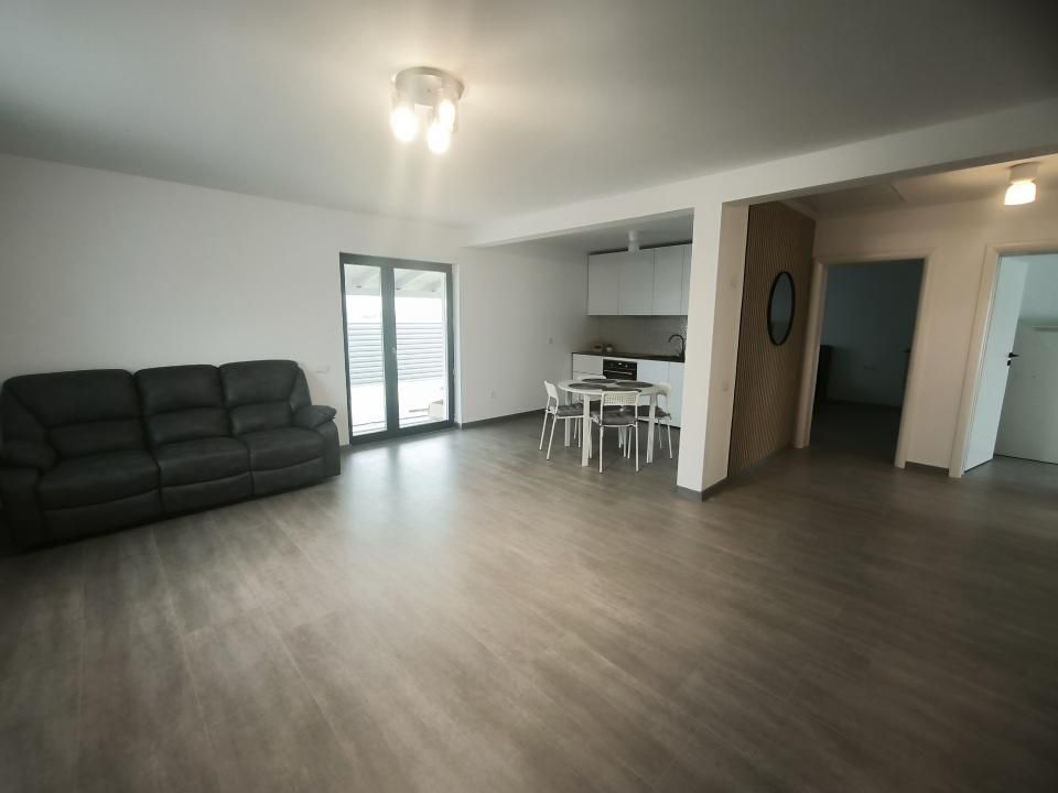 BRADU | Casa Noua | 3 camere | Zona Primărie – fotografia 3 din 11