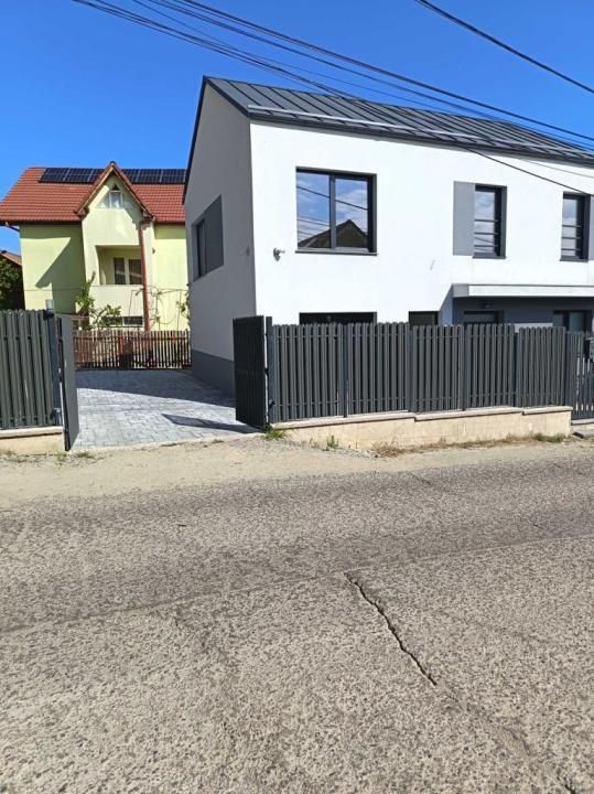 Duplex modern de vânzare în Mănăștur 4 camere 115 mp utili , teren 388 mp – fotografia 1 din 8