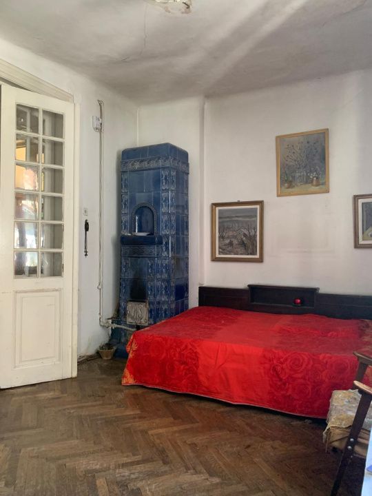 De vanzare 2 camere in vila interbelica, curte comuna zona Armeneasca – fotografia 13 din 16